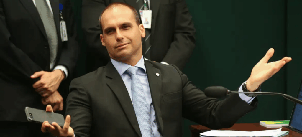 Eduardo Bolsonaro isola aliados, ataca Nikolas e irrita agro e centrão