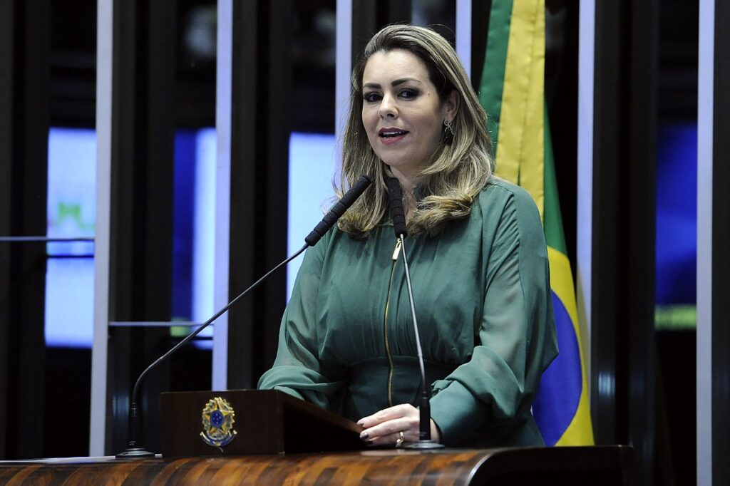 Cinthia Ribeiro mira Palácio Araguaia