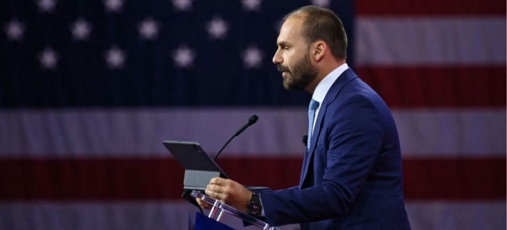 Hugo Motta diz que Eduardo Bolsonaro pode perder mandato: “Não há mandato à distância”