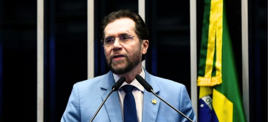 Plínio Valério cobra Câmara por agilidade em projeto que antecipa mamografias no SUS
