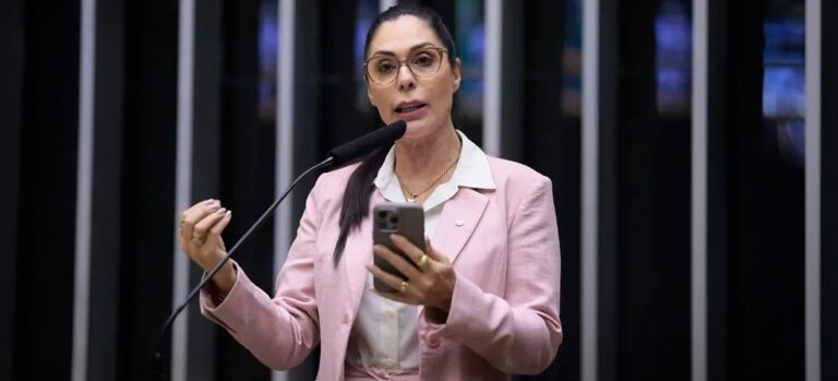 Geovânia de Sá –  “Quem se omite, também é culpado”