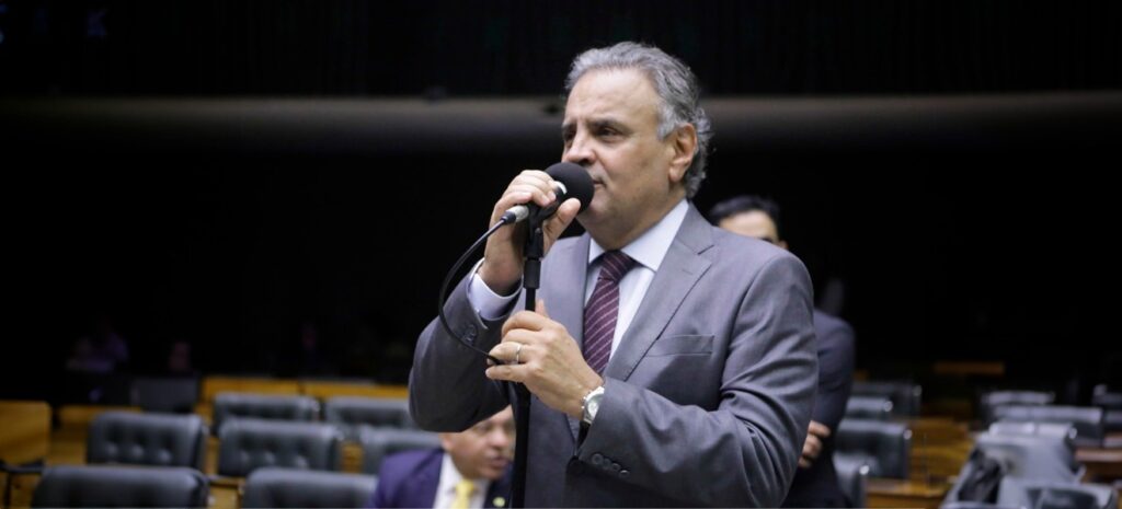 Aécio alerta que mudanças no foro podem fragilizar combate à impunidade