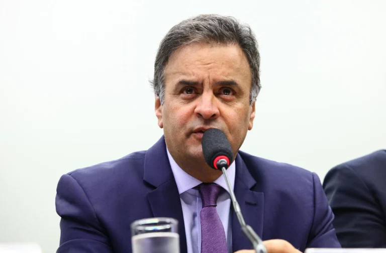 Aécio alerta para novas “pedaladas” fiscais e diz que governo Lula transforma orçamento em peça de ficção