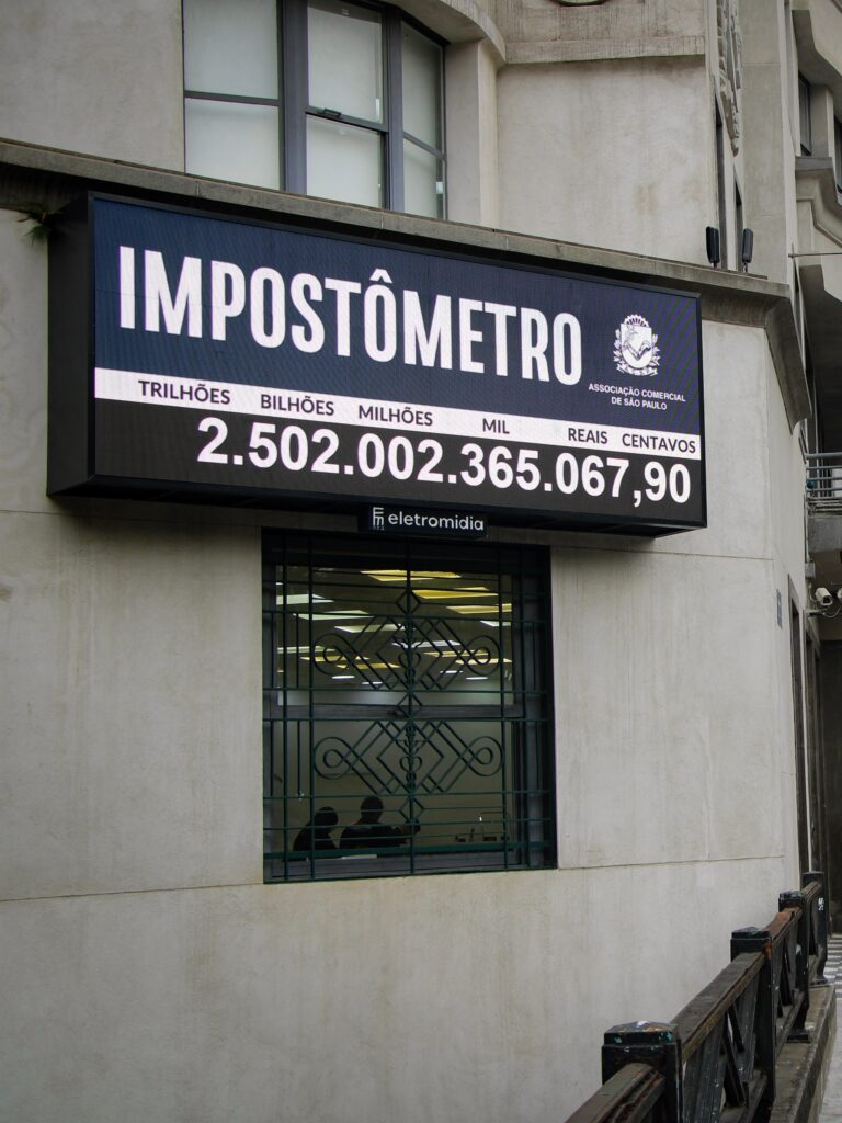 Brasileiros já pagaram R$ 2,5 trilhões em impostos este ano