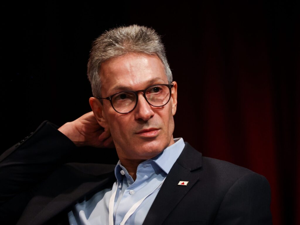 Zema quer acabar com moradores de rua e diz que Brasil tem chiqueiros humanos