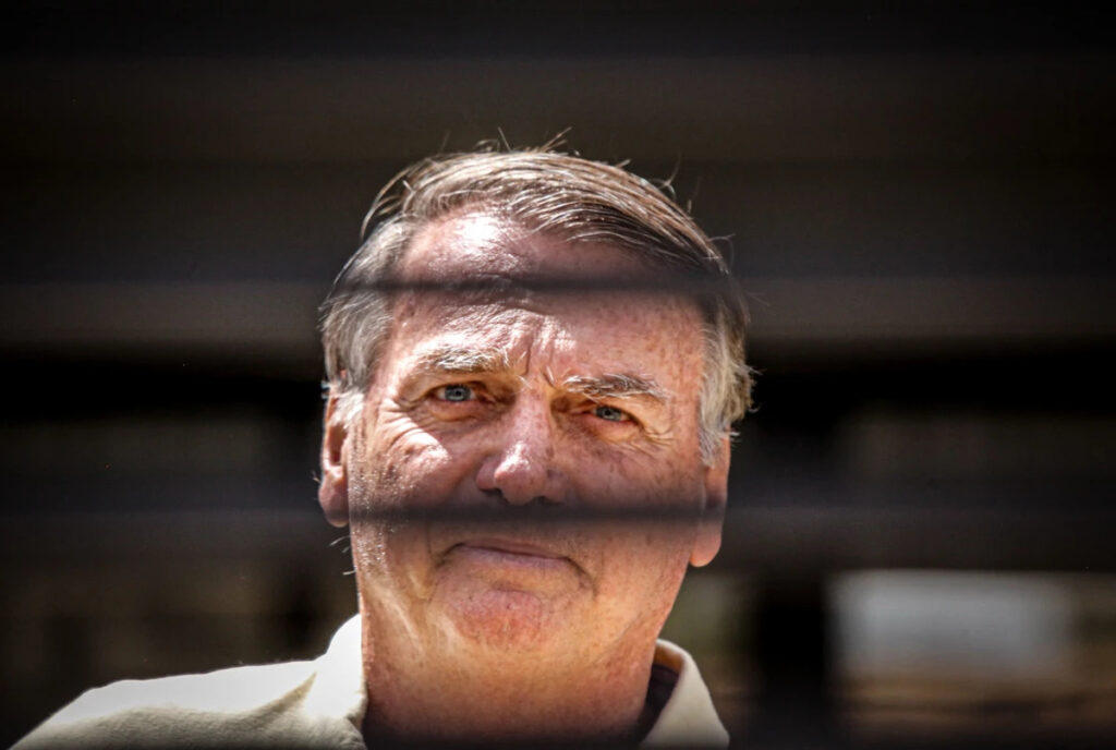 Aliados admitem que Bolsonaro aceita redução de pena para evitar prisão