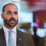 Eduardo Bolsonaro chama radicalização de Tarcísio de “lágrimas de crocodilo”