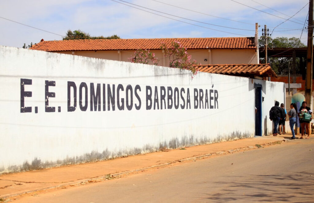 Mais de 500 escolas em Minas Gerais funcionam sem água tratada ou rede de esgoto