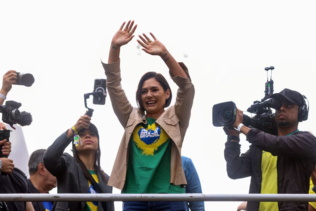 “Uma leoa para defender nossos valores”: Michelle Bolsonaro fala em disputar a eleição de 2026