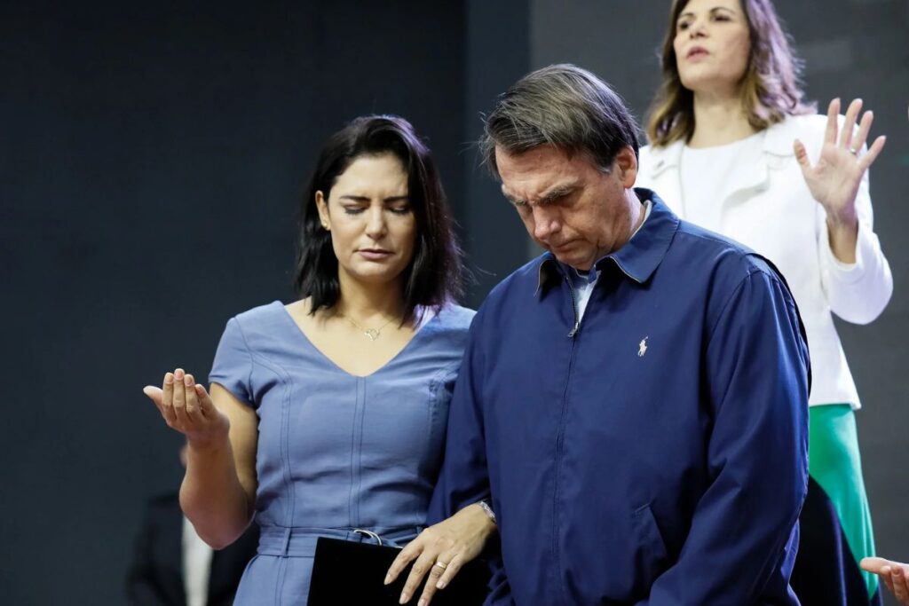 STF autoriza Michelle Bolsonaro a realizar grupo de oração em casa durante prisão domiciliar de Jair Bolsonaro