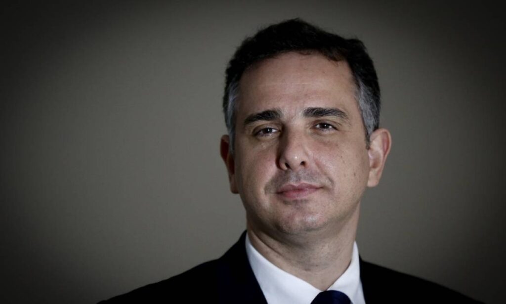 MDB tenta reconquistar Rodrigo Pacheco em meio à disputa com PSB e PSD