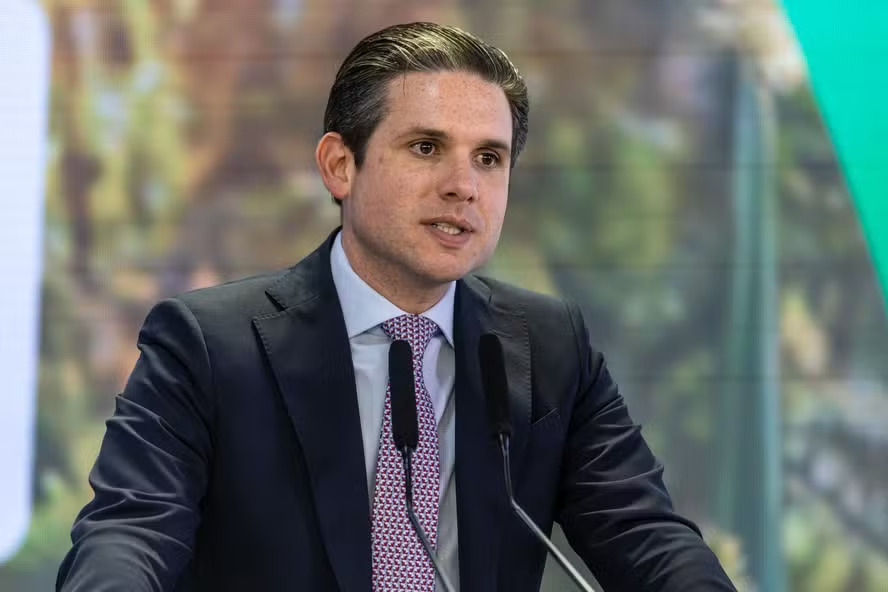 Hugo Motta quer “nova fase” entre Lula e Câmara e rebate críticas ao Congresso