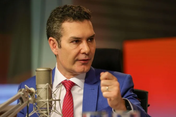 Jader Filho questiona tarifa zero sem avaliação prévia