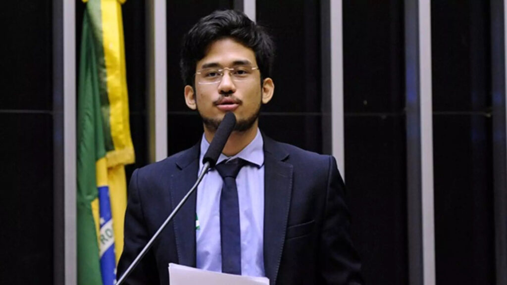 Kim Kataguiri apresenta proposta que autoriza o Brasil a produzir armas nucleares