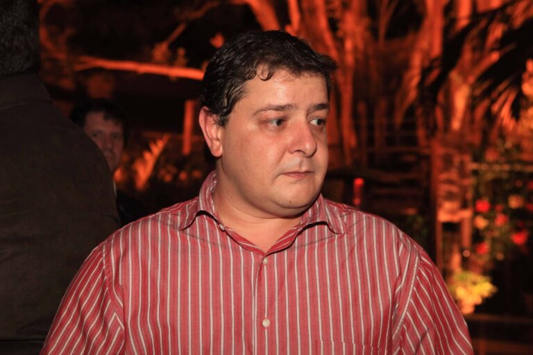 Carf volta a mirar processos milionários de Lulinha