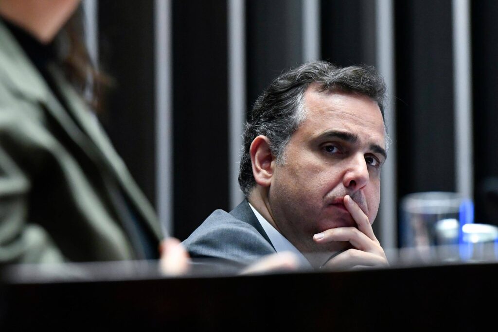 PSB corteja Pacheco de olho em 2026