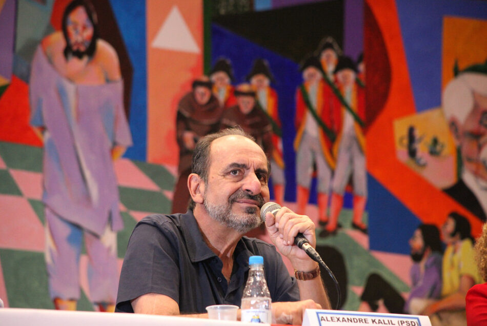 Filiação de Kalil ao PDT tem baixa adesão e mostra isolamento político em Minas