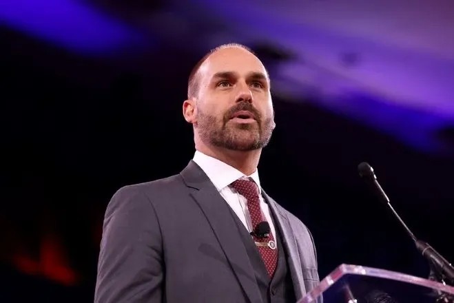 PGR rejeita pedido de prisão de Eduardo Bolsonaro feito por deputados