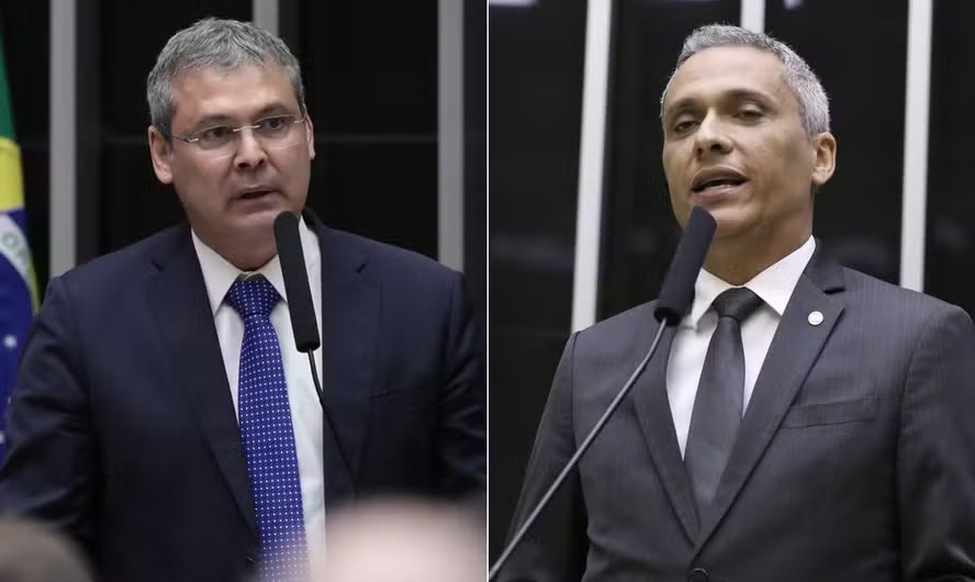 Câmara aprova suspensão de ação contra Gustavo Gayer após leitura de ofensas no plenário