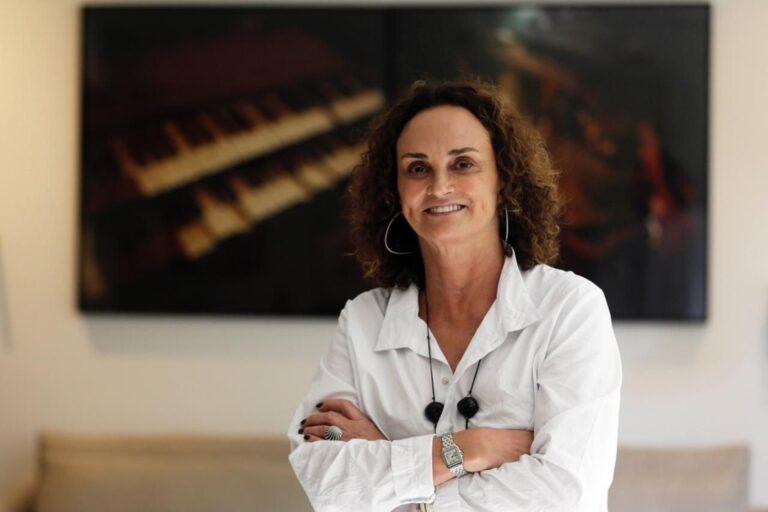 Elena Landau: “Fui catar notícias positivas em busca da Poliana que existia dentro de mim; desisti”