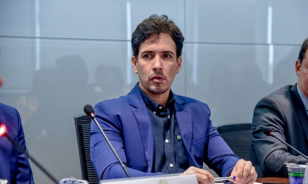 Deputado Euclydes Pettersen é acusado de receber R$ 15 mi em esquema de corrupção no INSS