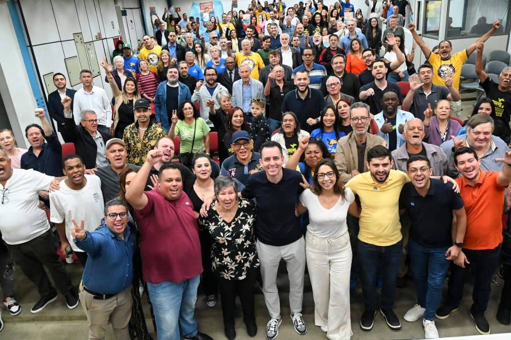 PSDB de São Paulo promove reconciliação e reintegra militantes que apoiaram Nunes em 2024
