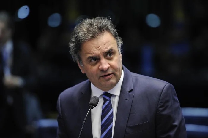 Aécio reforça ser oposição irrestrita ao PT, mas diz que busca alternativa além do bolsonarismo