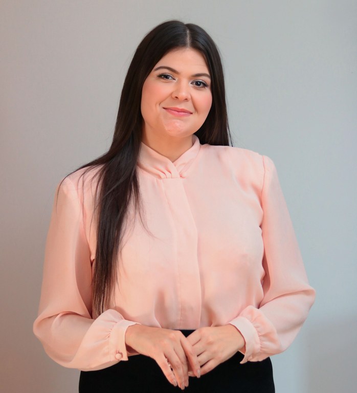 Aava Santiago aciona MP para impedir fechamento de escolas em Goiânia