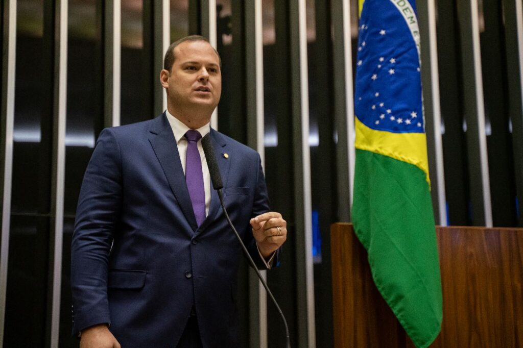 Deputado Federal Victor Linhalis vai trocar Podemos pelo PSDB no Espírito Santo