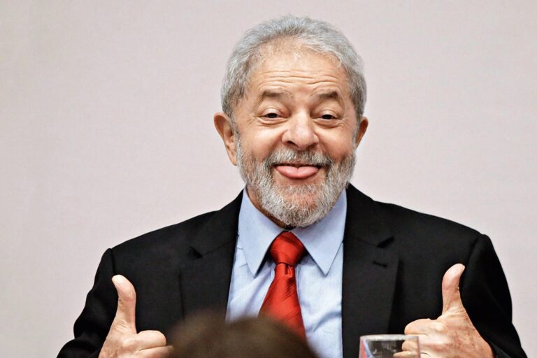 Governo Lula já bancou 400 viagens de servidores a Cuba, com custo de R$ 5 milhões