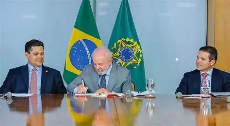 Lula paga R$ 1,5 bi em emendas no Natal, montante em 2025 chega a R$ 30 bilhões