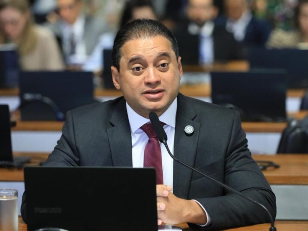 Vice-líder do governo Lula, senador Weverton Rocha é alvo da Polícia Federal