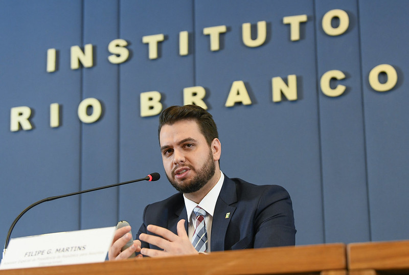 Filipe Martins, ex-assessor de Bolsonaro, é preso pela Polícia Federal