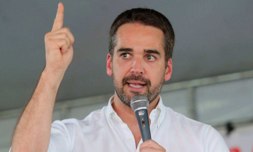 Após frustração em 2022, Eduardo Leite avalia completar mandato no RS e não disputar eleições em 2026