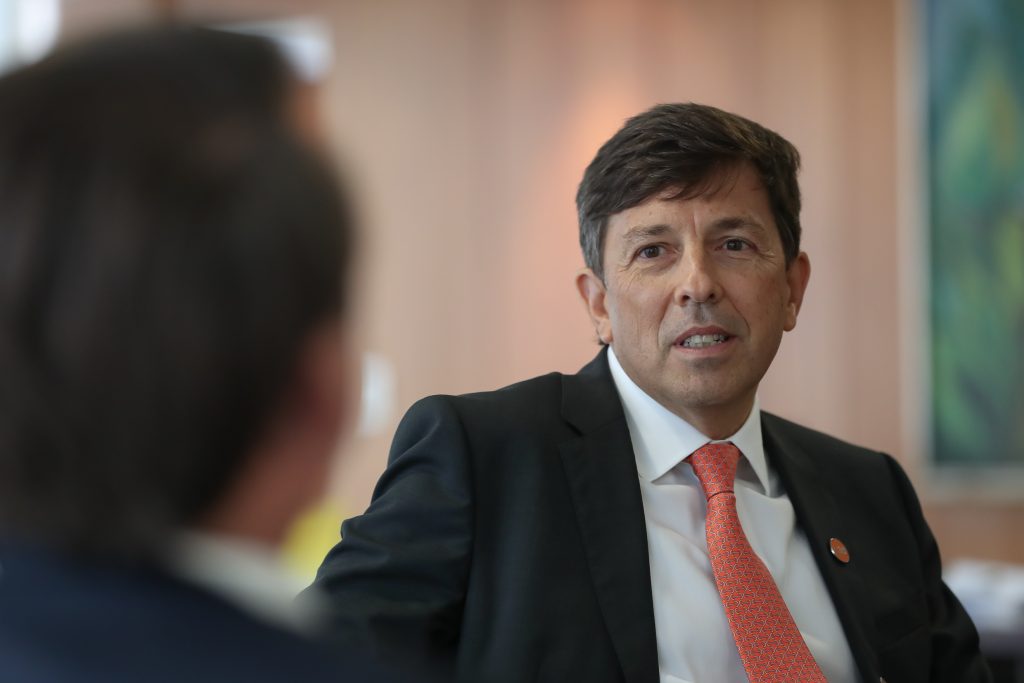 Amoêdo cobra explicações de Tarcísio sobre relações com Zettel, preso no caso do Banco Master
