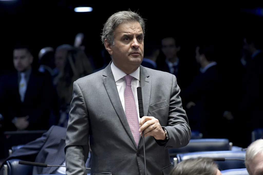Aécio cobra investigação após revelação de que ex-Ministro de Lula recebeu R$ 5 milhões do Master