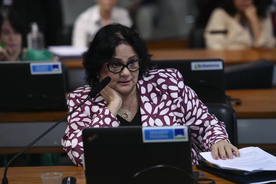 Damares divulga lista com pastores e igrejas evangélicas investigadas na CPMI do INSS