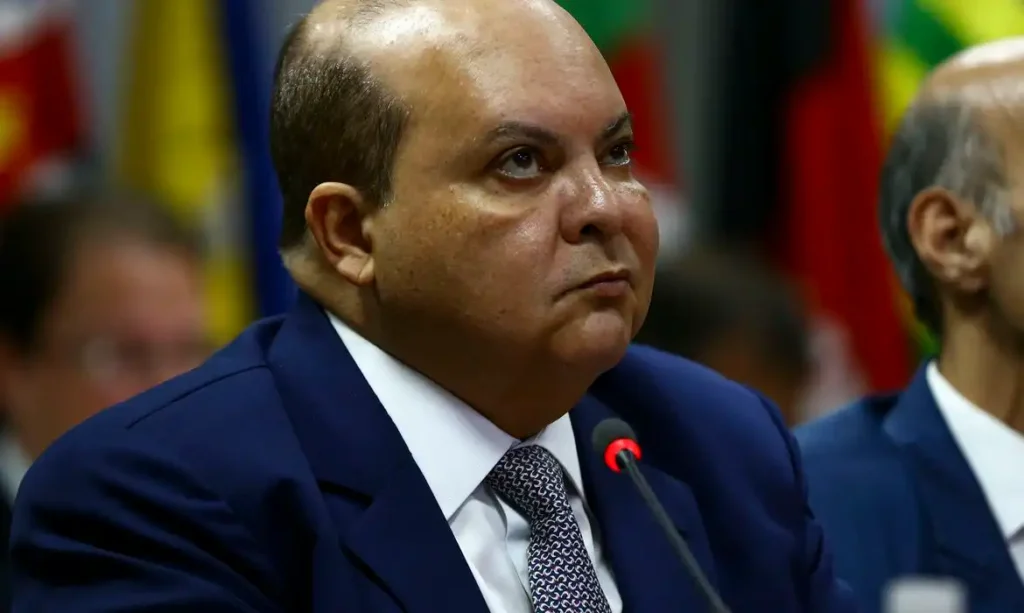 Sob pressão, Ibaneis falta à CPI do Crime Organizado e pode ser convocado pelo Senado