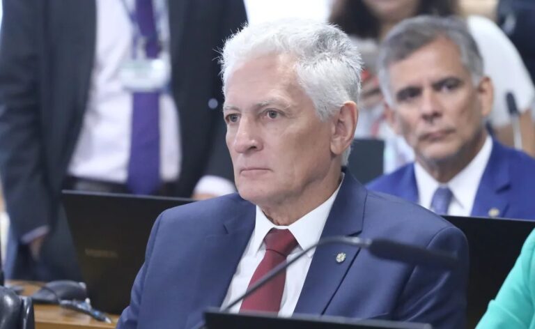 Deputado do PT é obrigado pela Justiça a corrigir publicação falsa com montagem de Bolsonaro