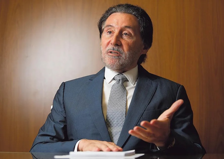 De olho na vitrine eleitoral, Eunício articula relatoria da PEC do fim da escala 6×1