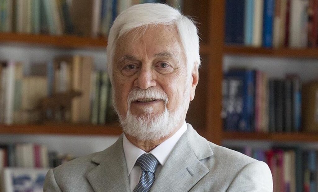 Edmar Bacha “A ilusão de crescer ao se fechar ao mundo”