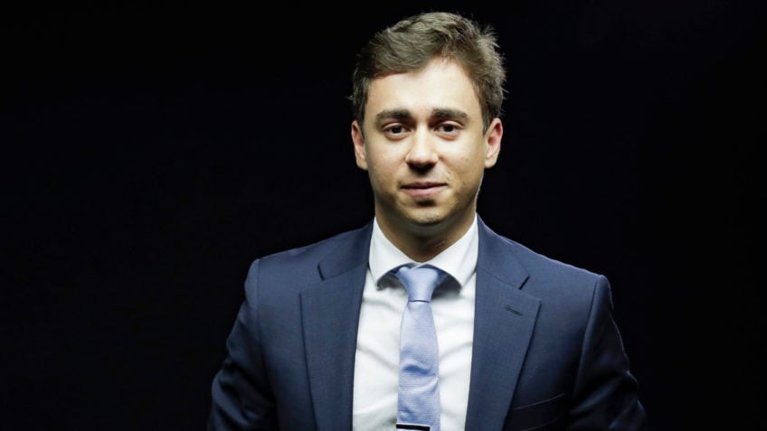 Nikolas critica projeto que aumenta pena por misoginia e classifica proposta como “aberração”