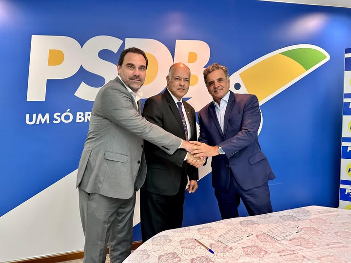 PSDB filia deputado federal Pastor Eurico e retorna à base de Raquel Lyra em Pernambuco