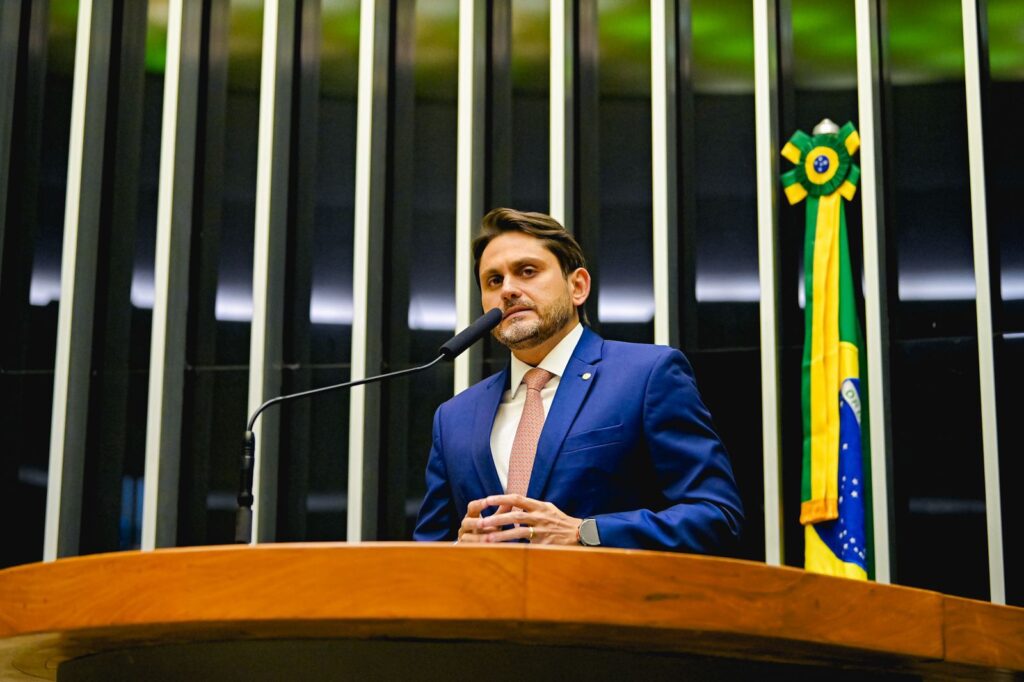 Deputado Juscelino Filho deixa o União Brasil e assume comando do PSDB no Maranhão