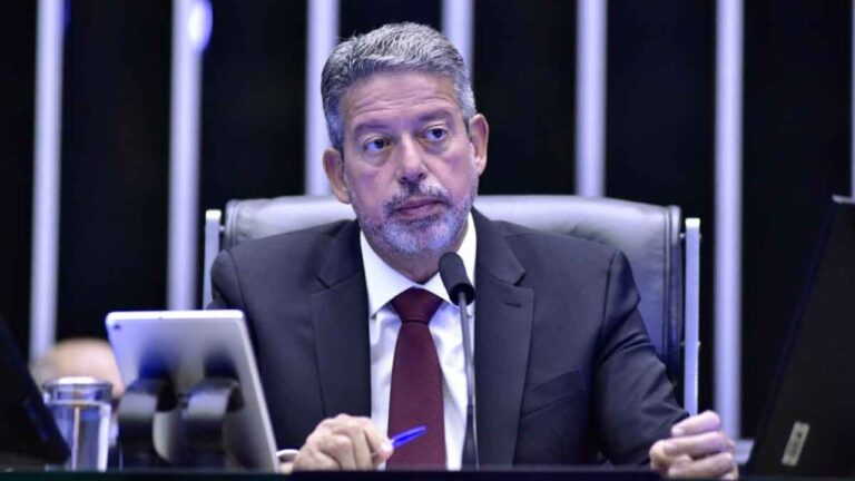 Arthur Lira adquire jatinho de US$ 1 milhão em sociedade com empresário do agro