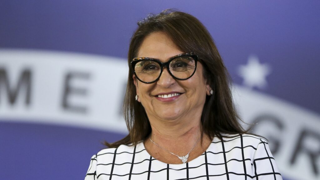 PT enfrenta reação interna após filiação de Kátia Abreu e expõe divisão no partido