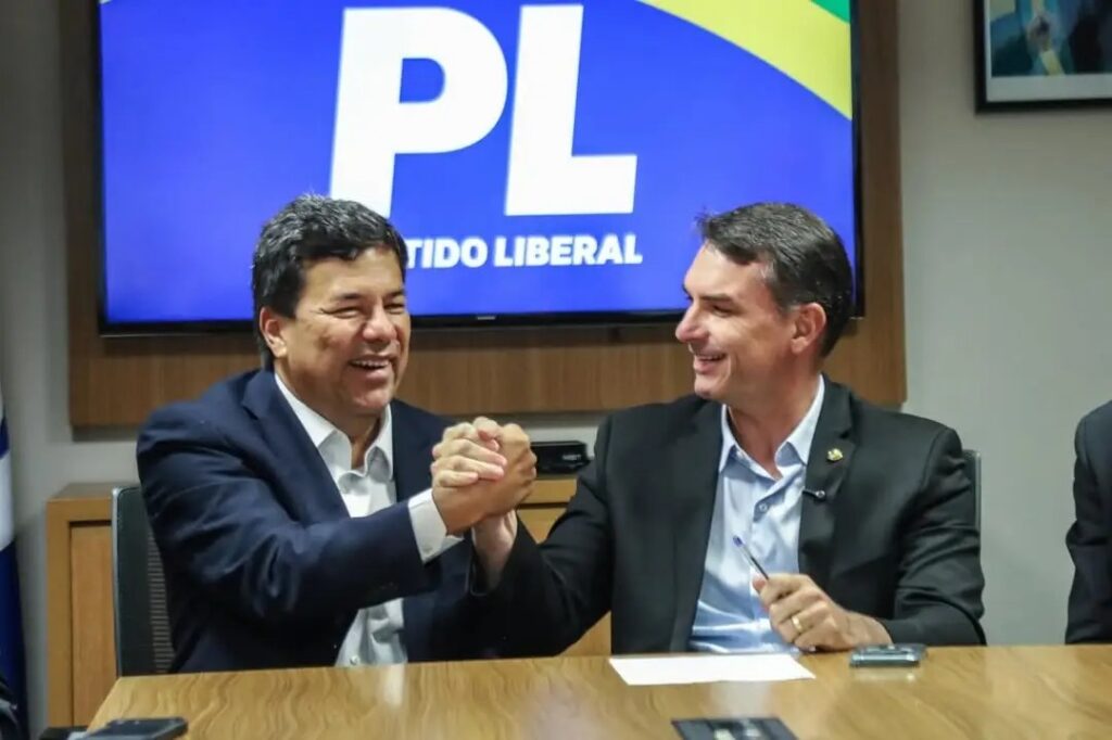Mendonça Filho deixa União Brasil após 40 anos e reforça oposição ao PT no PL