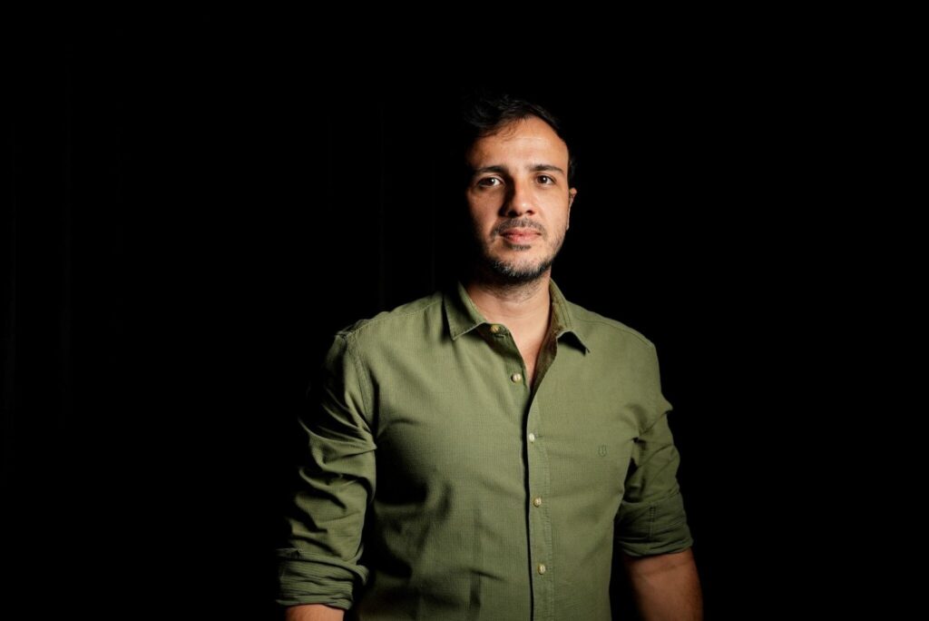 Renan Santos, do MBL, confirma uso de drogas e polêmica com grupo de extrema-direita