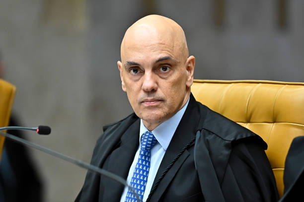 Moraes autoriza prisão domiciliar para idosos presos no 8 de janeiro