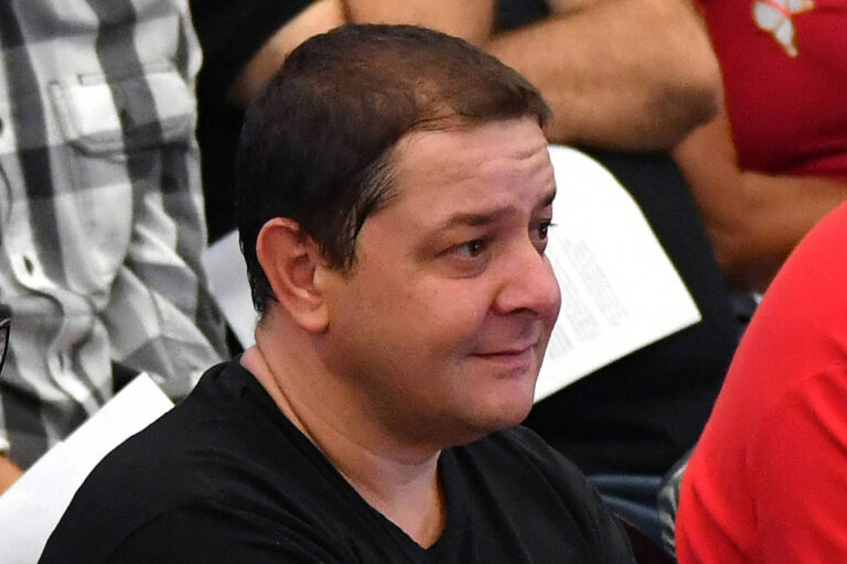 PF troca chefia do caso Lulinha, oposição protesta